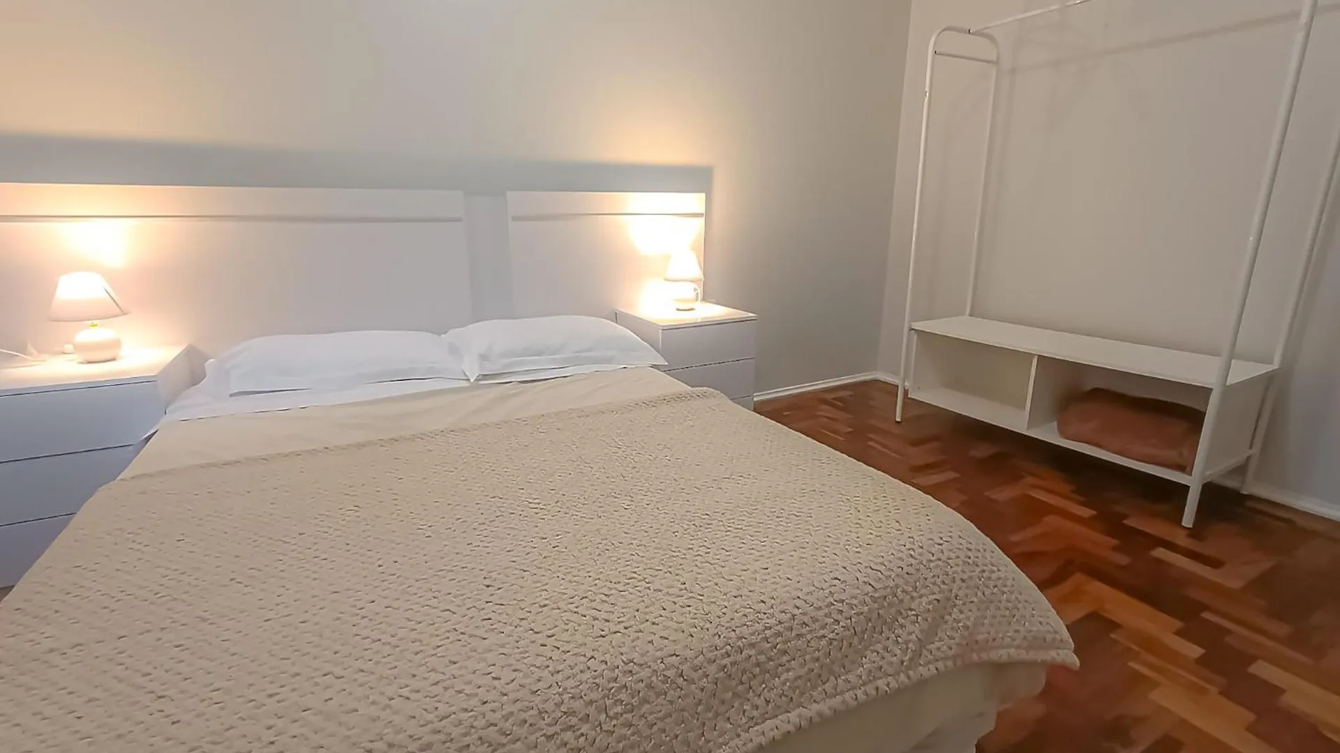 Na Cidade Baixa, Perto De Tudo - Ufrgs, Santa Casa, Parques, Orla Porto Alegre 0*,  Brasilien
